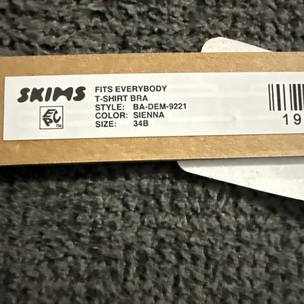 Skims Fits Everybody Tshirt Bra - Sienna - 34B - NWT - Picture 5 of 5